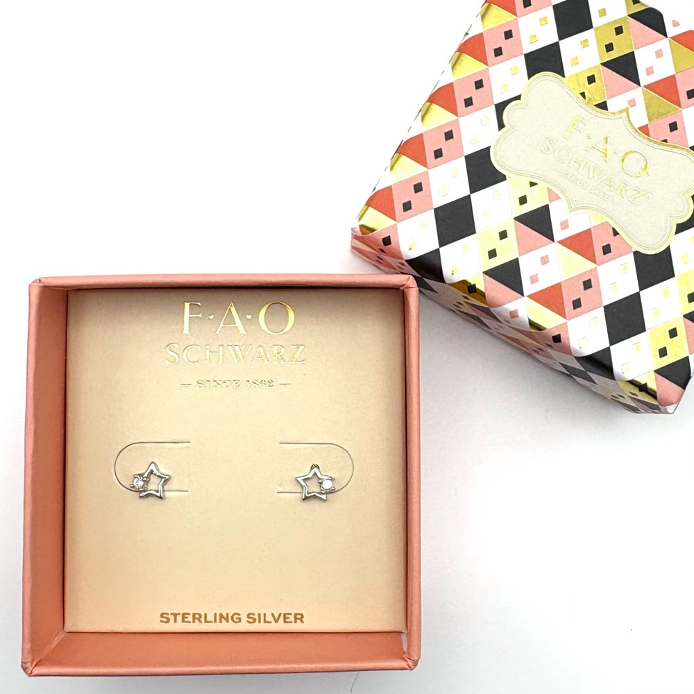 New FAO Schwartz Sterling Silver Star Stud Earrings with Rhinestones 925